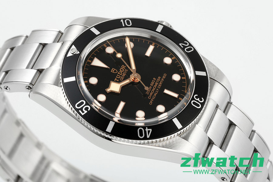 ZF厂帝舵碧湾系列M79000N-0001分复刻腕表